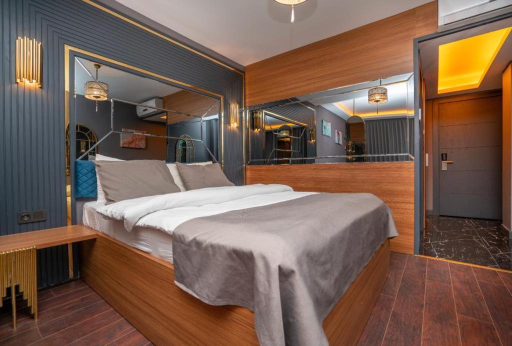 216 Eagle Palace Otel